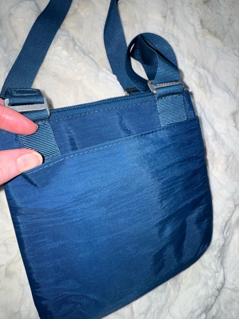 Baggallini Anti-theft Small Cross Body Purse - Picture 5 of 8